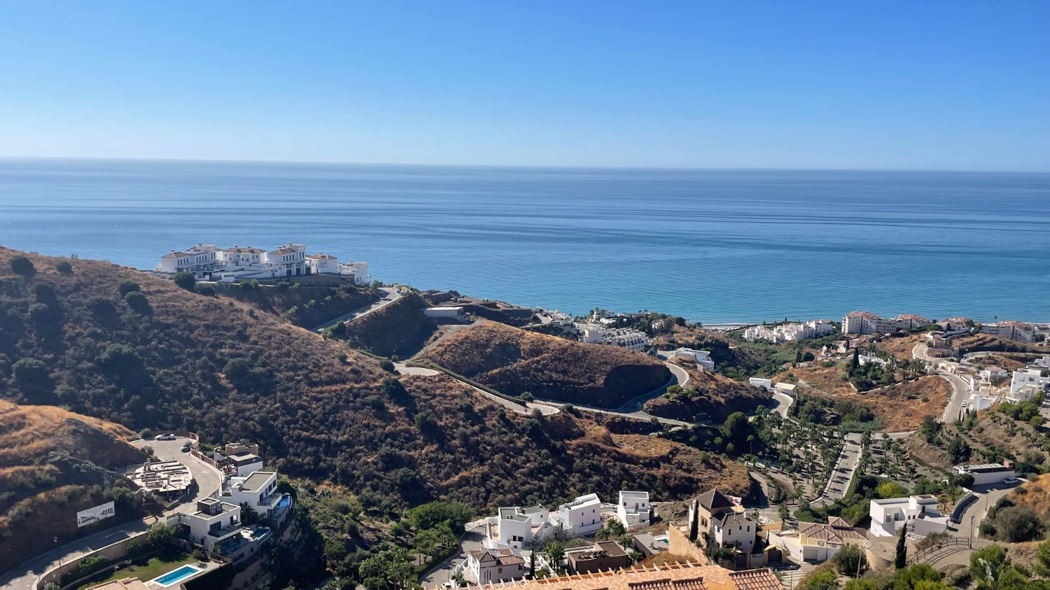 immaculate townhouse with panoramic sea views