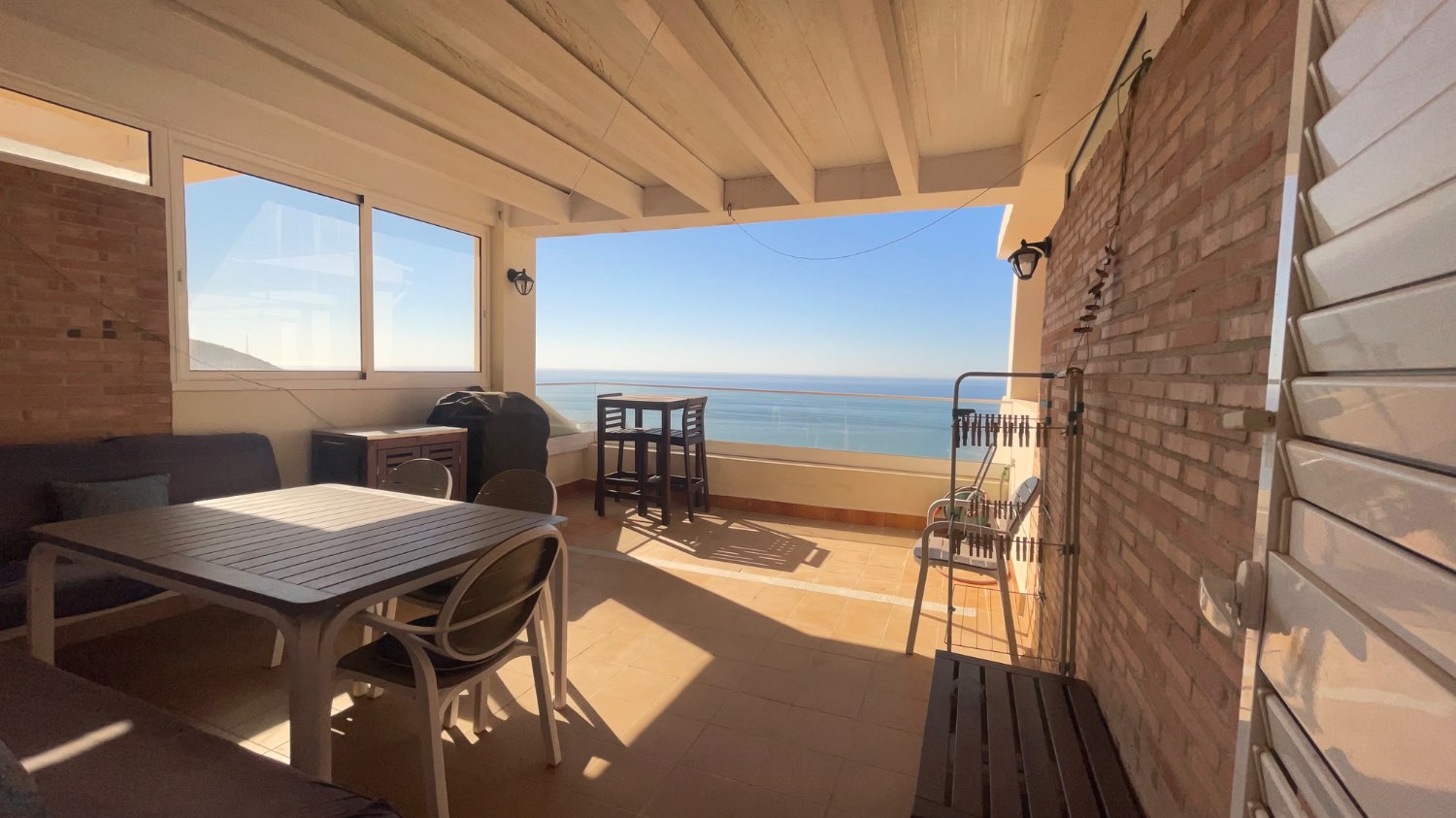 immaculate townhouse with panoramic sea views