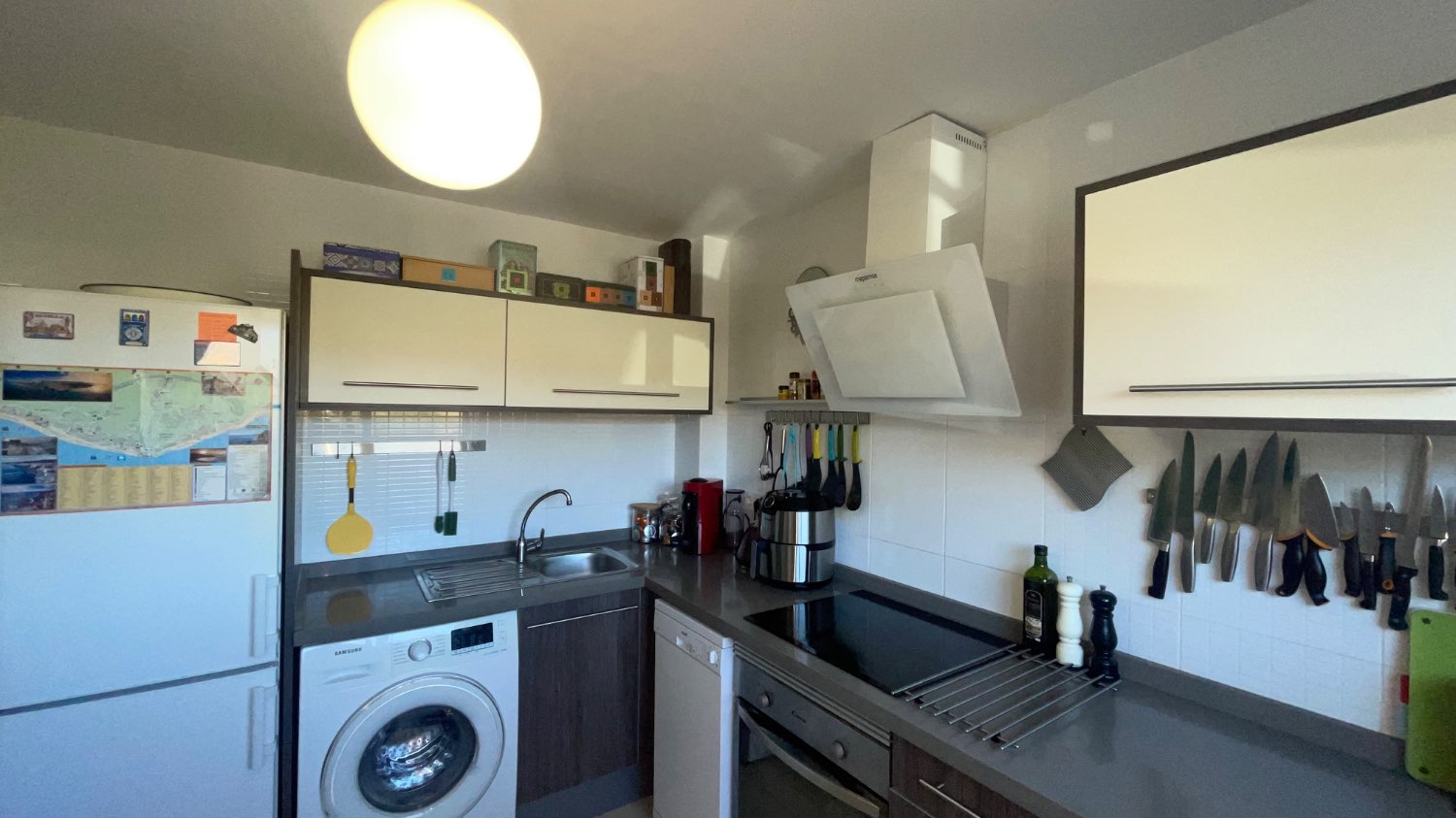 immaculate townhouse with panoramic sea views