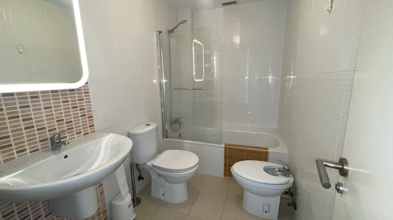 immaculate townhouse with panoramic sea views