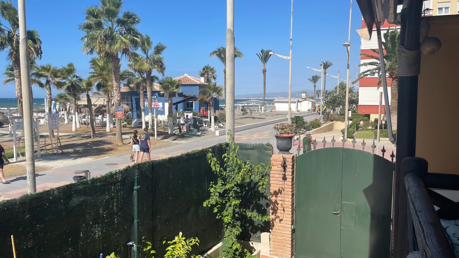 Frontline ground floor apartment of 170m2