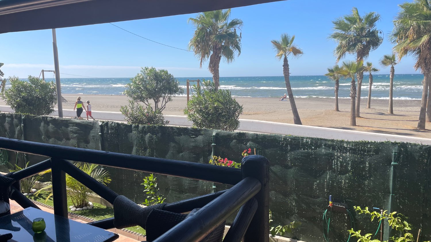 Frontline ground floor apartment of 170m2