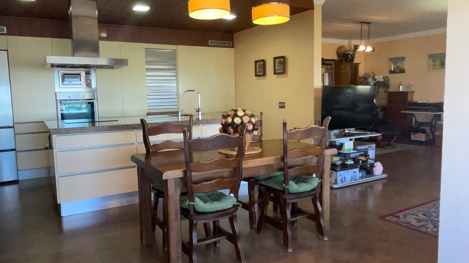 Frontline ground floor apartment of 170m2