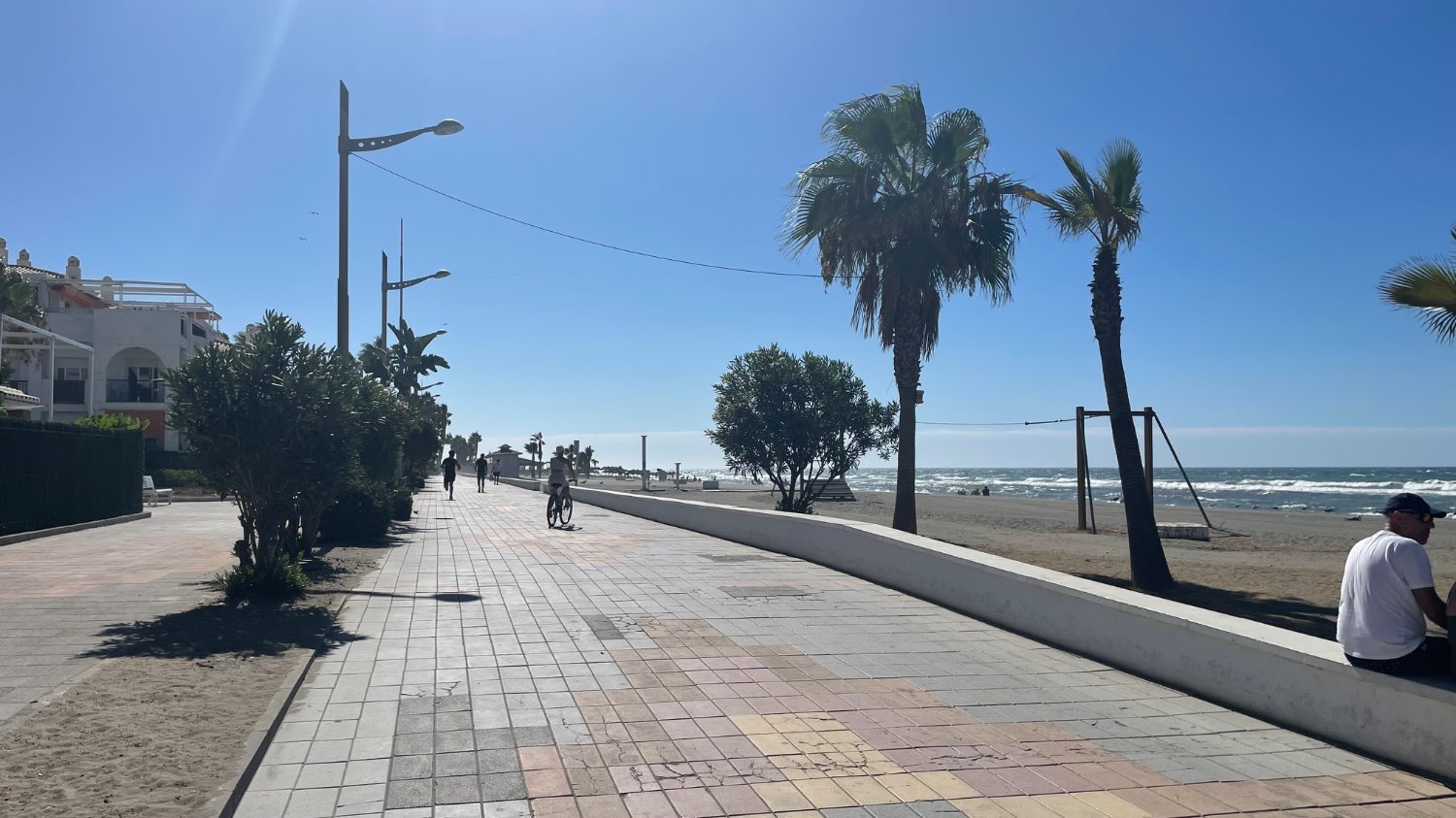 Frontline ground floor apartment of 170m2