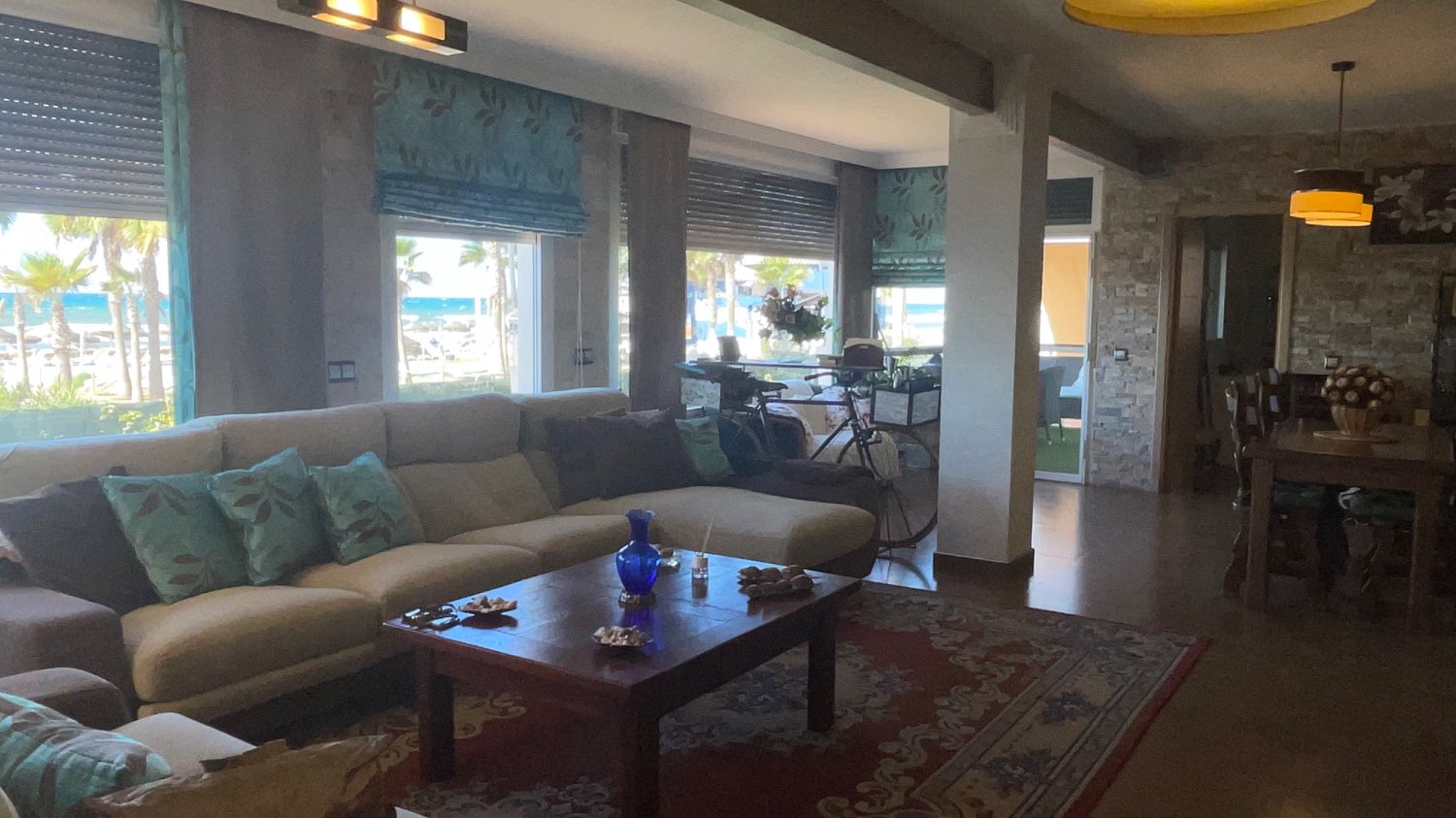 Frontline ground floor apartment of 170m2