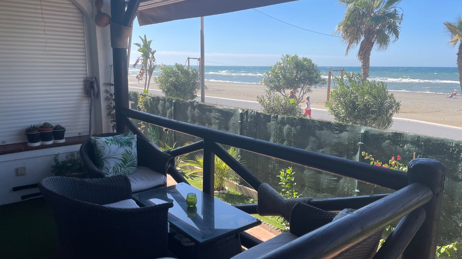 Frontline ground floor apartment of 170m2