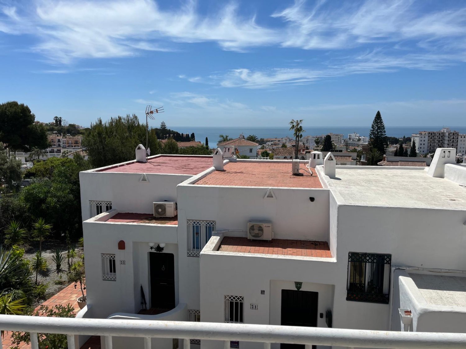 Spacious corner villa with panoramic views