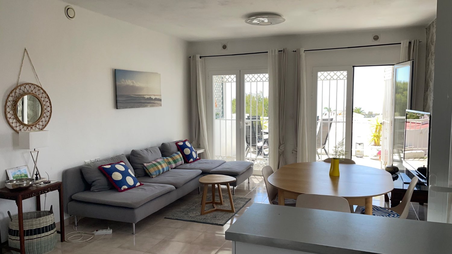 Spacious corner villa with panoramic views