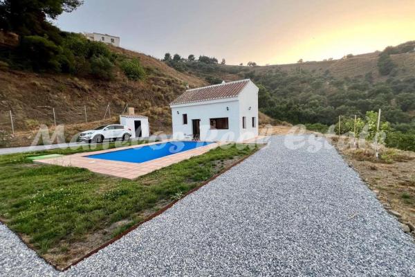 Charming renovated country house in Frigiliana