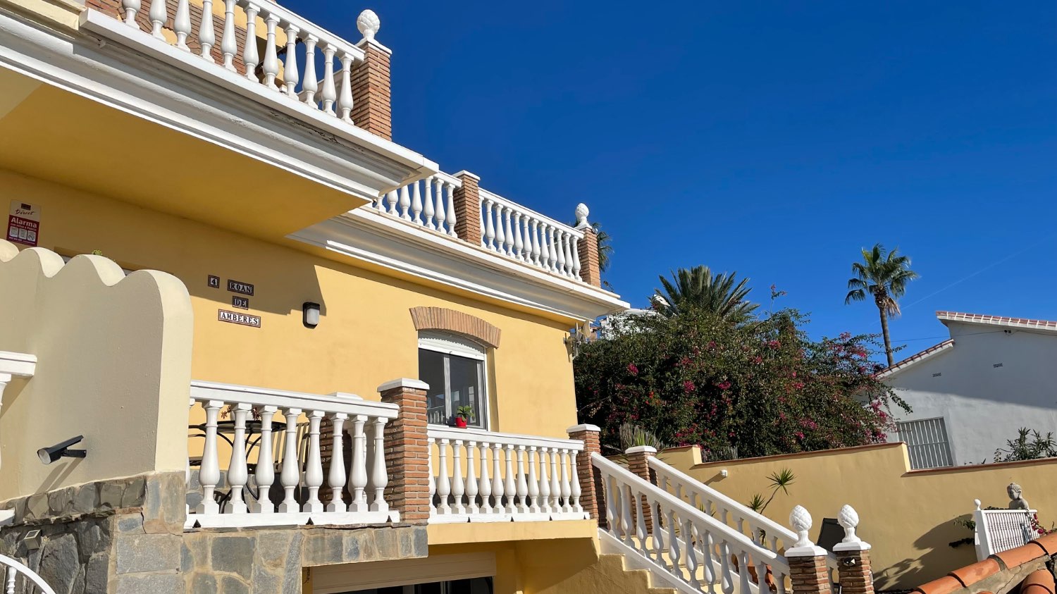 Semi detached villa in Torrox Costa