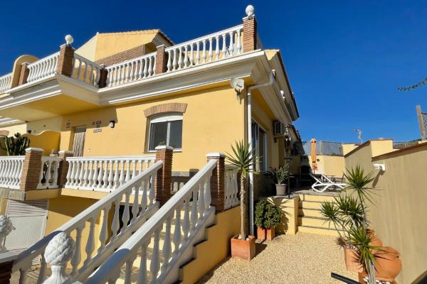 Semi detached villa in Torrox Costa