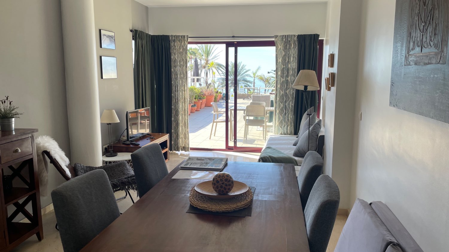 Frontline apartment Burriana Playa with 100m2 terrace