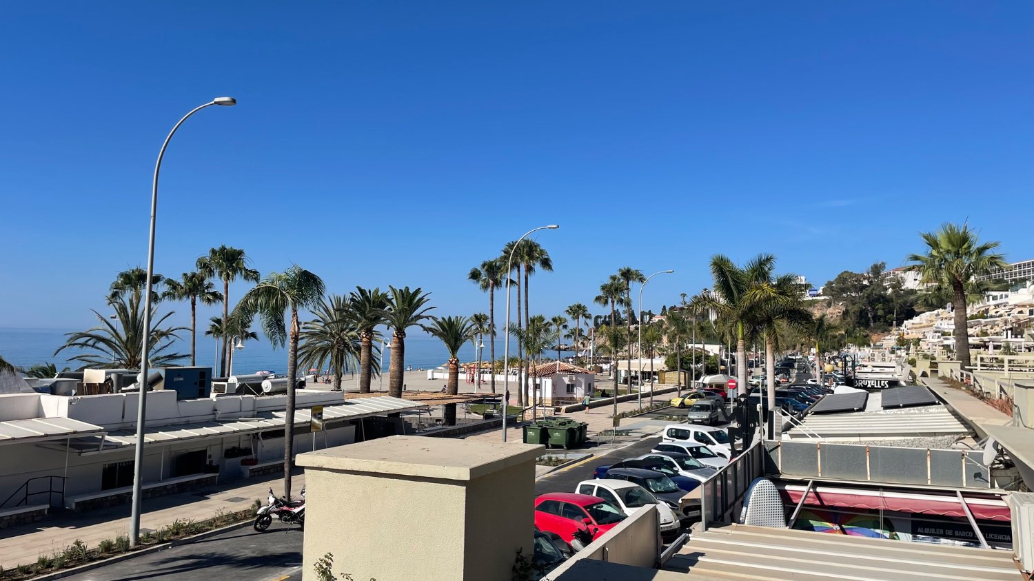 Frontline apartment Burriana Playa with 100m2 terrace
