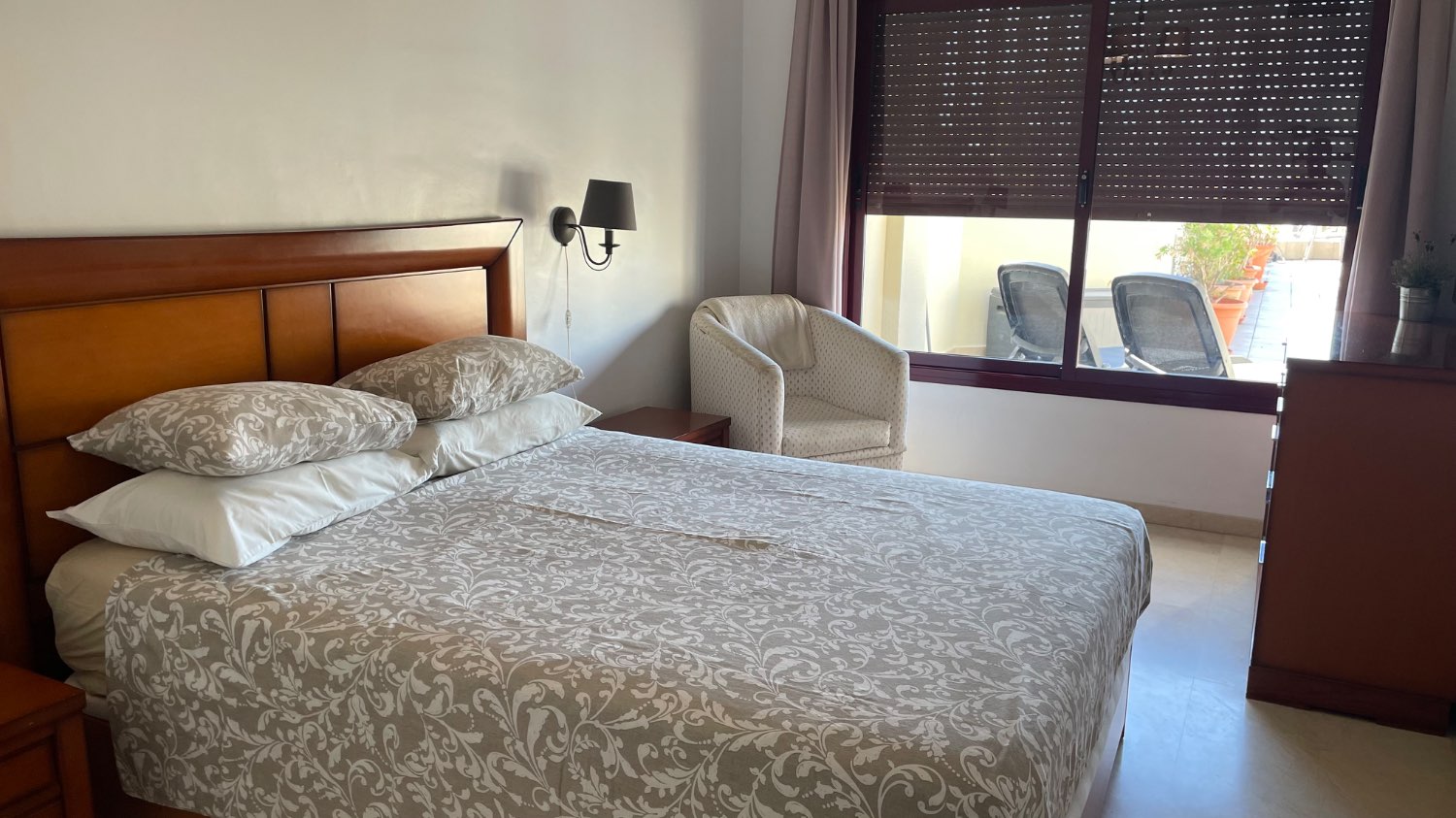 Frontline apartment Burriana Playa with 100m2 terrace