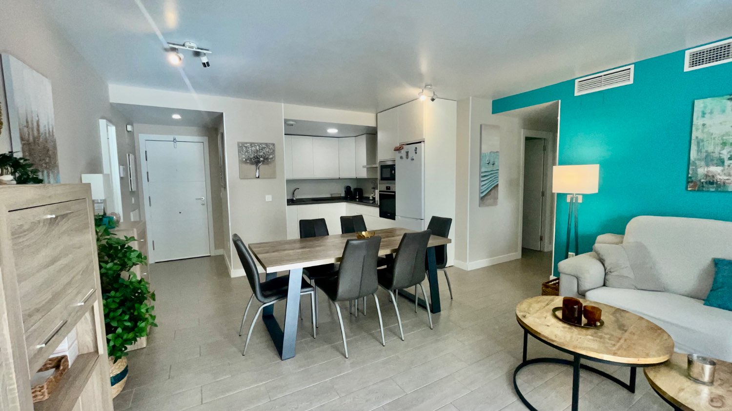 Newly built frontline apartment in Torrox Costa