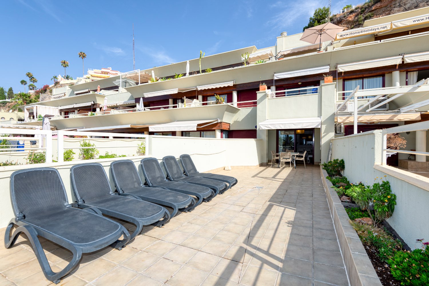 3 bed frontline apartment on Burriana Playa