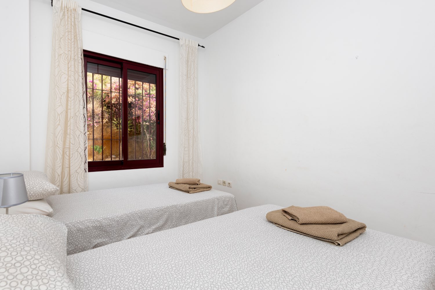 3 bed frontline apartment on Burriana Playa