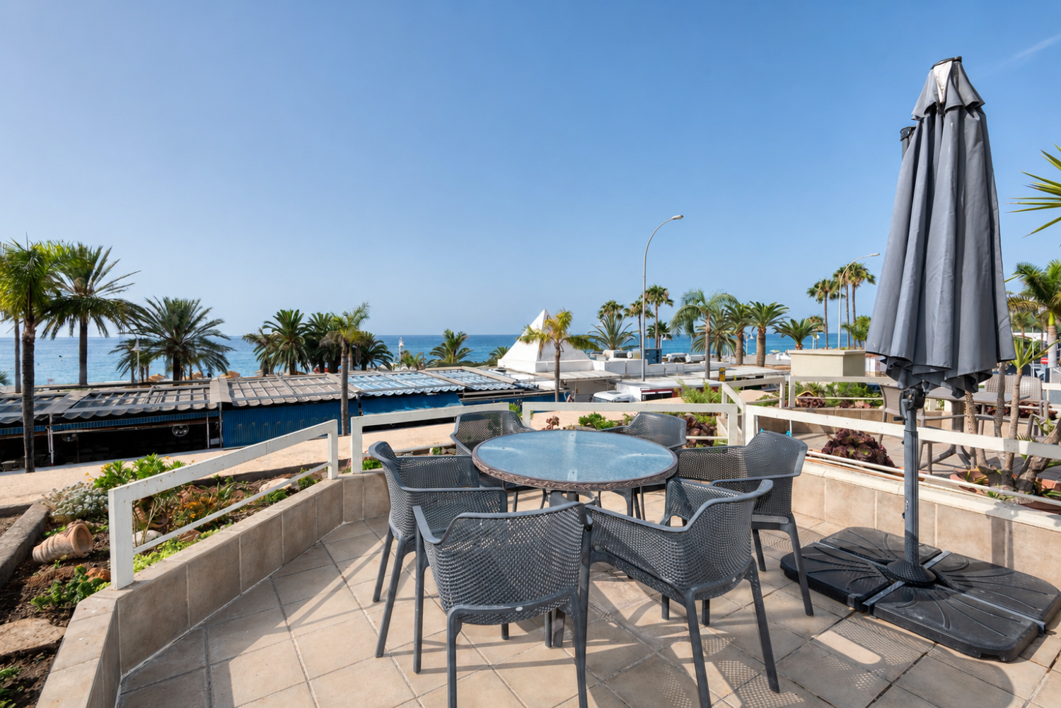 3 bed frontline apartment on Burriana Playa