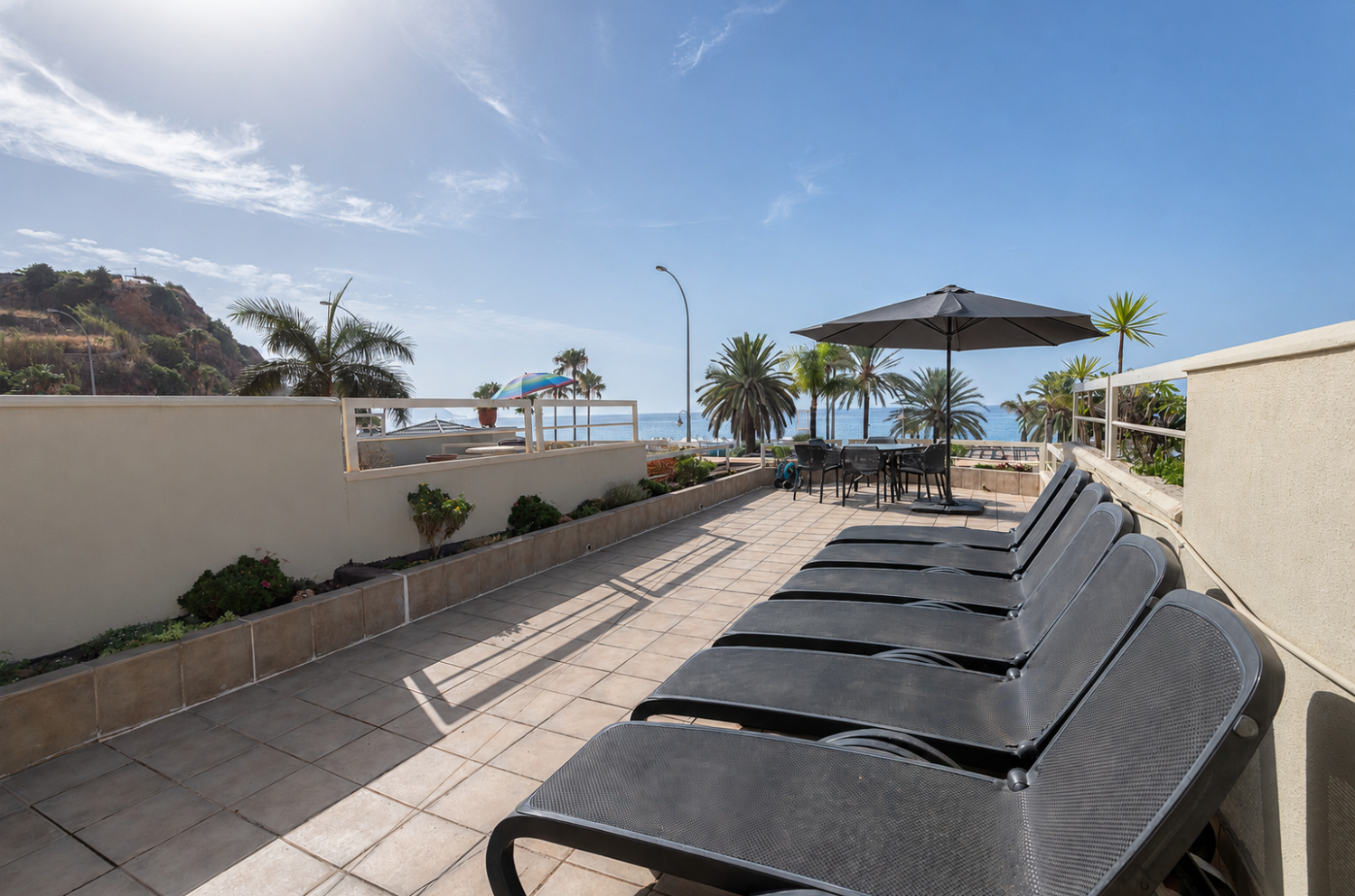 3 bed frontline apartment on Burriana Playa