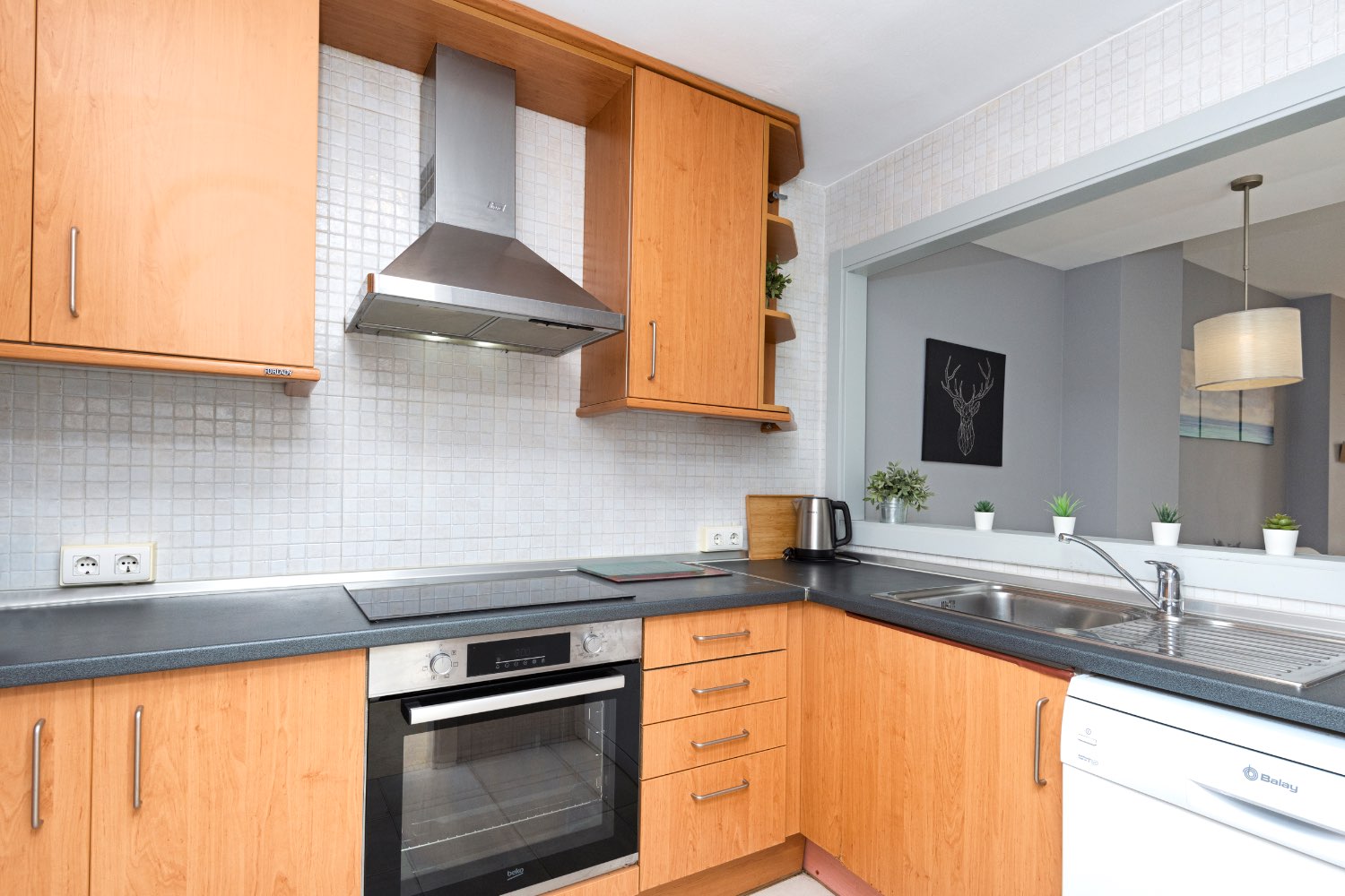 3 bed frontline apartment on Burriana Playa