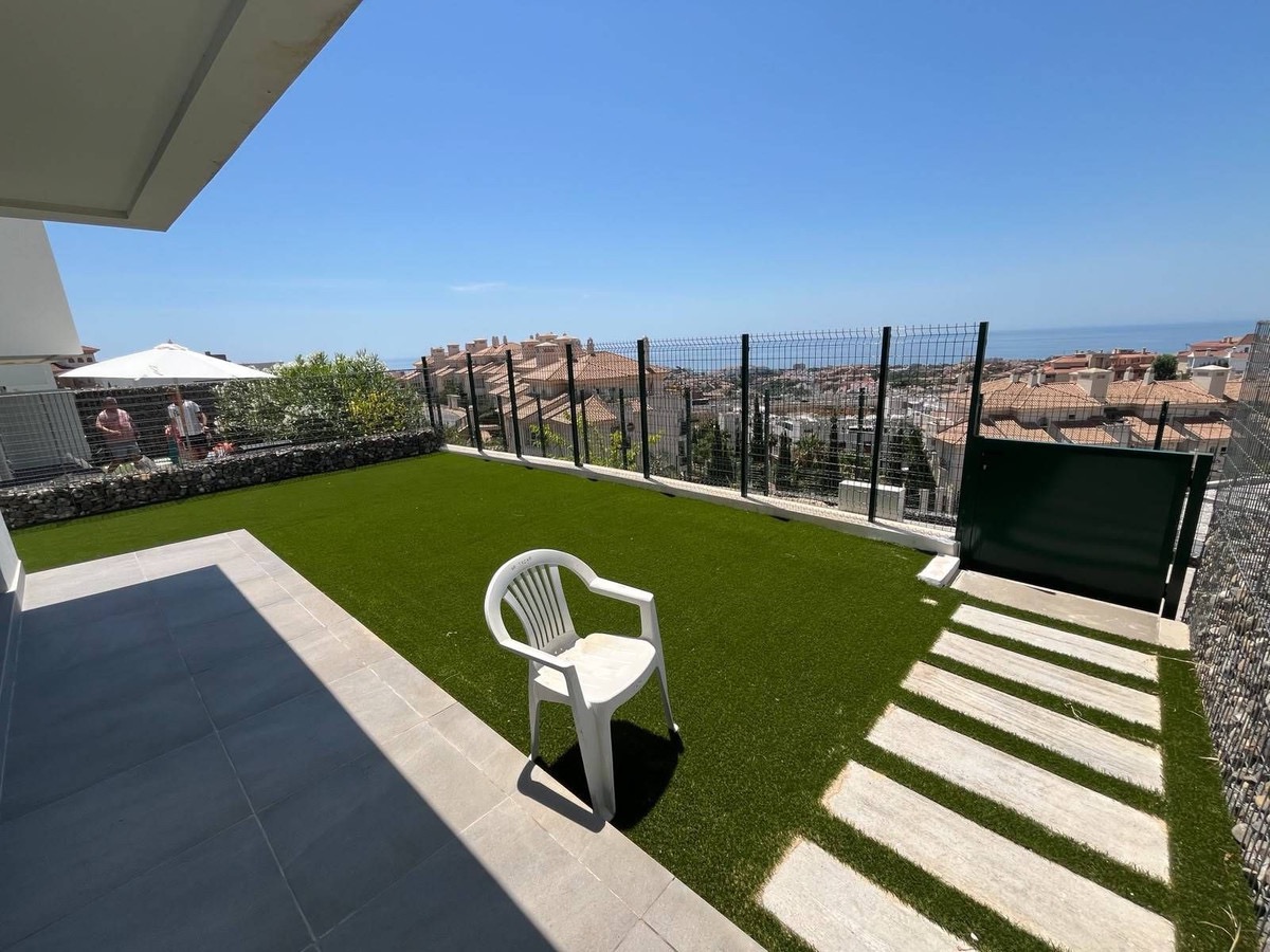SEMI-DETACHED HOUSE WITH FANTASTIC SEA VIEW
