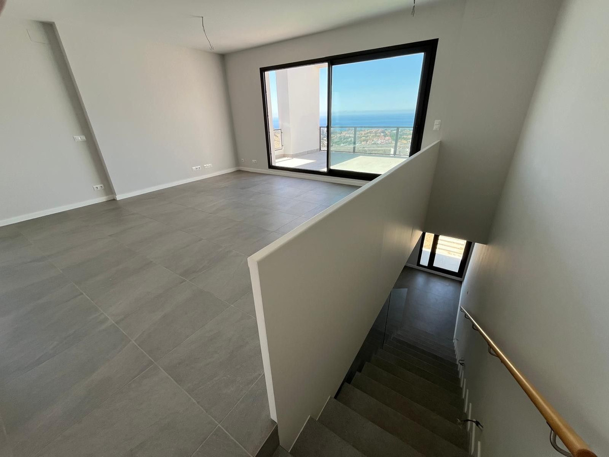 SEMI-DETACHED HOUSE WITH FANTASTIC SEA VIEW