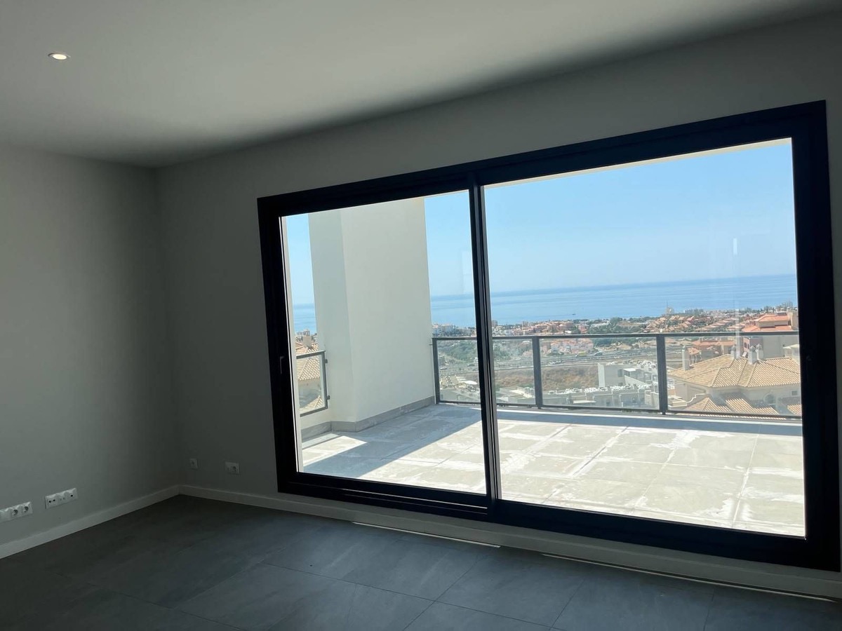 SEMI-DETACHED HOUSE WITH FANTASTIC SEA VIEW