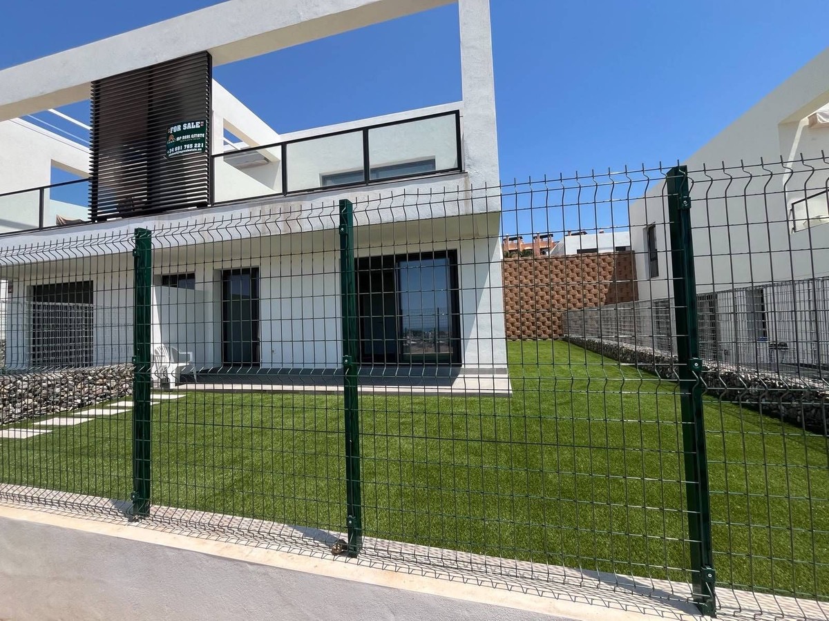 SEMI-DETACHED HOUSE WITH FANTASTIC SEA VIEW