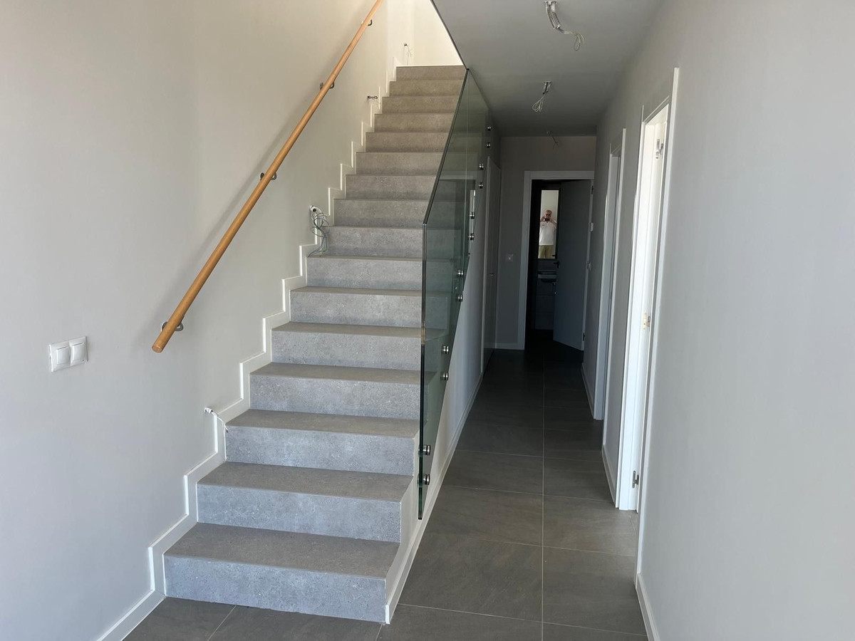 NEW BUILT SEMI DETACHED HOUSE WITH GREAT SEA VIEWS