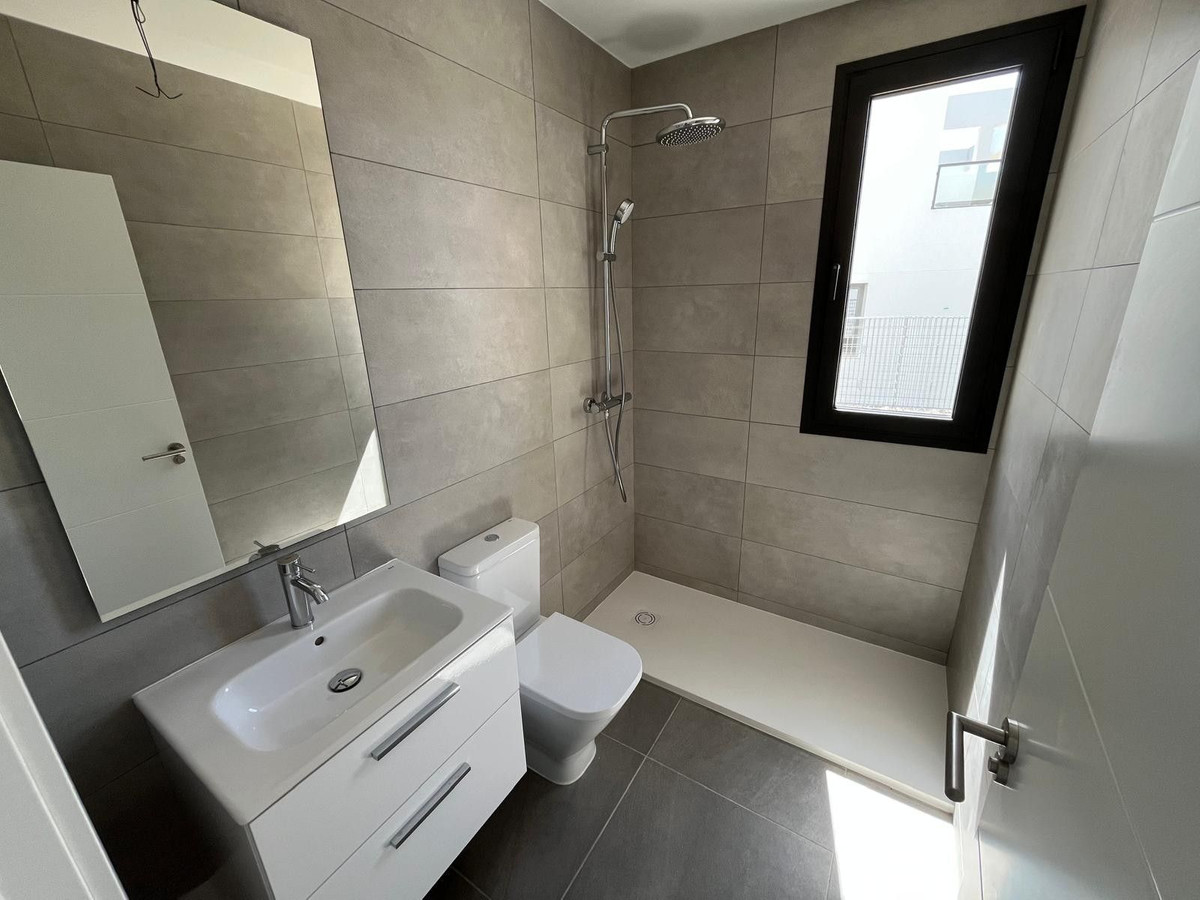 NEW BUILT SEMI DETACHED HOUSE WITH GREAT SEA VIEWS