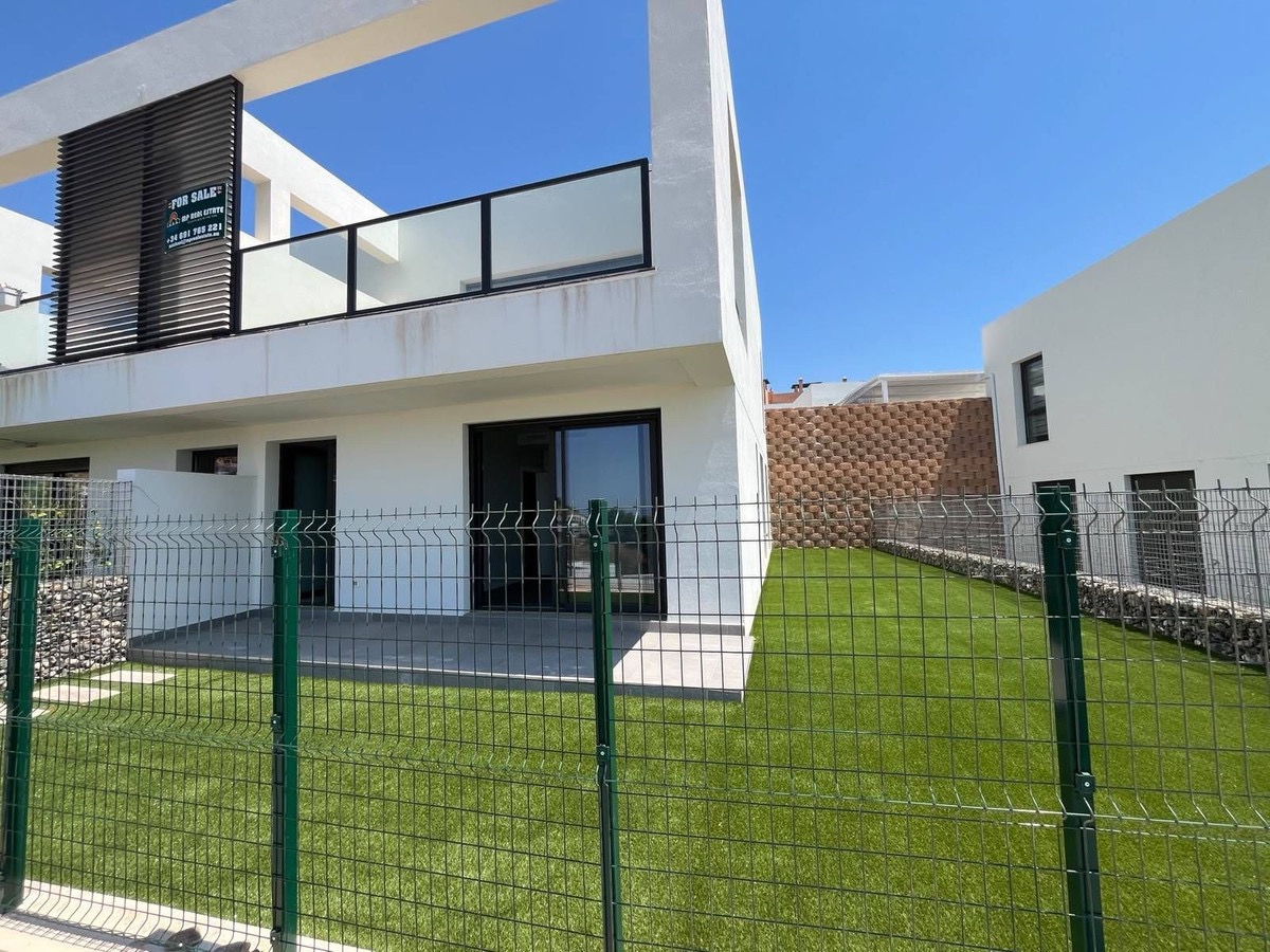 NEW BUILT SEMI DETACHED HOUSE WITH GREAT SEA VIEWS
