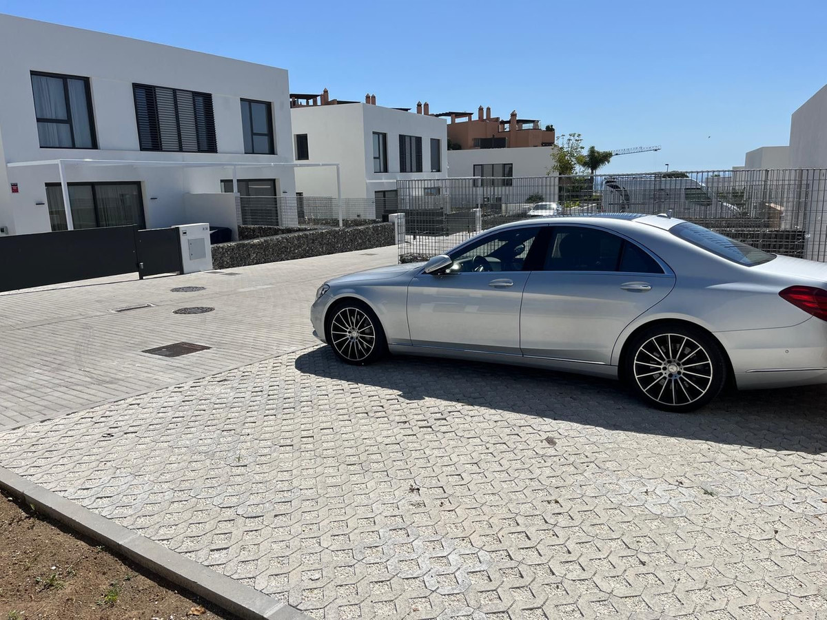 NEW BUILT SEMI DETACHED HOUSE WITH GREAT SEA VIEWS