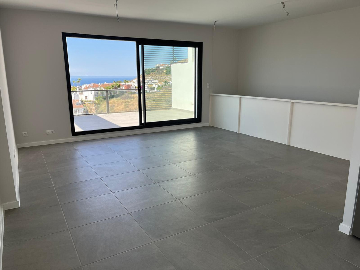 NEW BUILT SEMI DETACHED HOUSE WITH GREAT SEA VIEWS