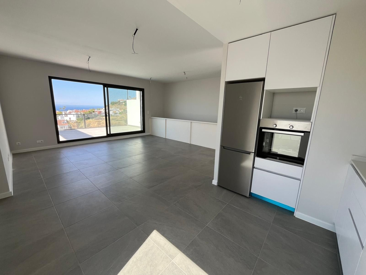 NEW BUILT SEMI DETACHED HOUSE WITH GREAT SEA VIEWS