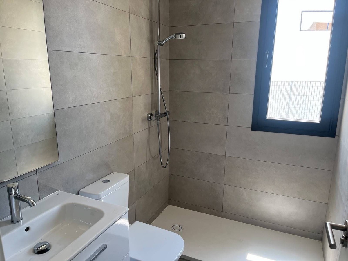 NEW BUILT SEMI DETACHED HOUSE WITH GREAT SEA VIEWS