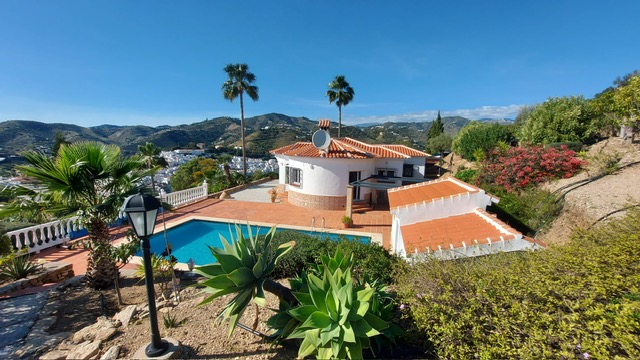 unique country villa in Torrox