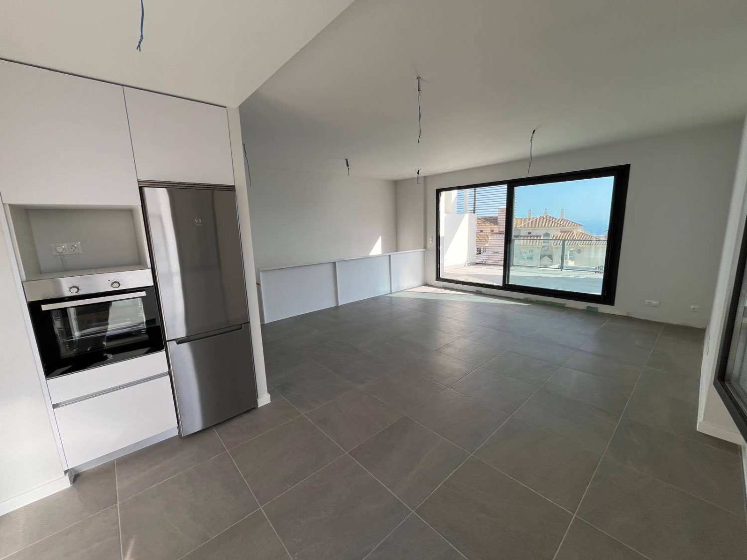 CASA ADOSADA RECIÉN CONSTRUIDA (2025) EN REVIERA DEL SOL