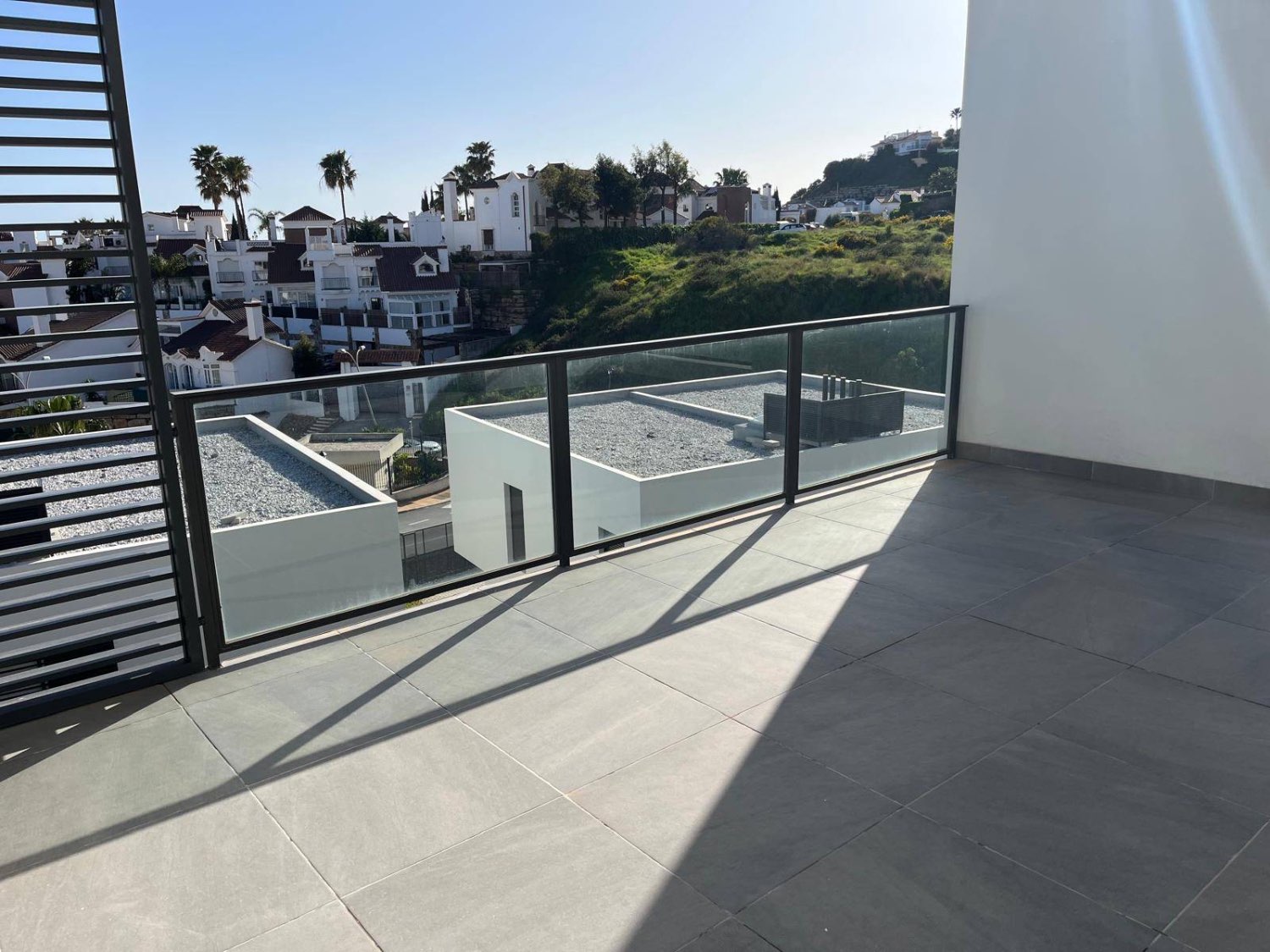 CASA ADOSADA RECIÉN CONSTRUIDA (2025) EN REVIERA DEL SOL