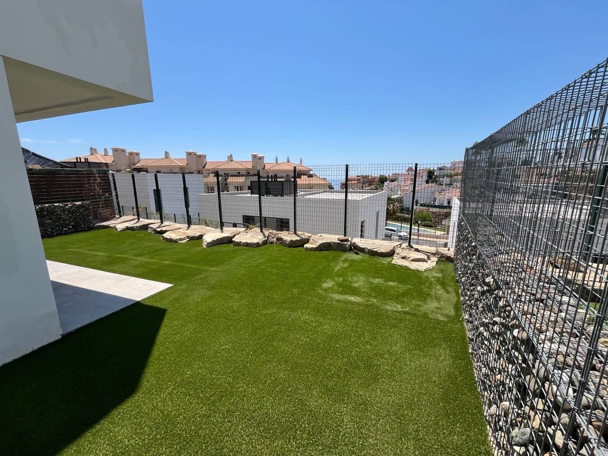 NIEUW GEBOUWD (2025) TWEE-ONDER-EEN-KAP HUIS IN RIVIERA DEL SOL