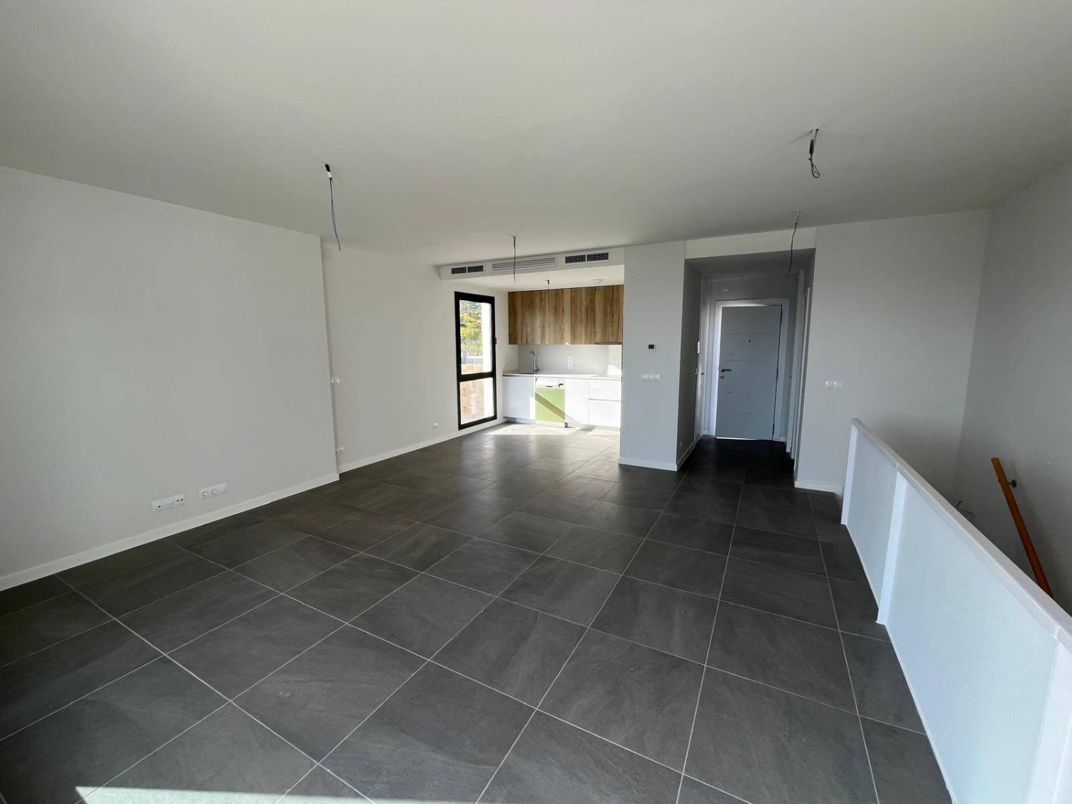 CASA ADOSADA RECIÉN CONSTRUIDA (2025) EN REVIERA DEL SOL