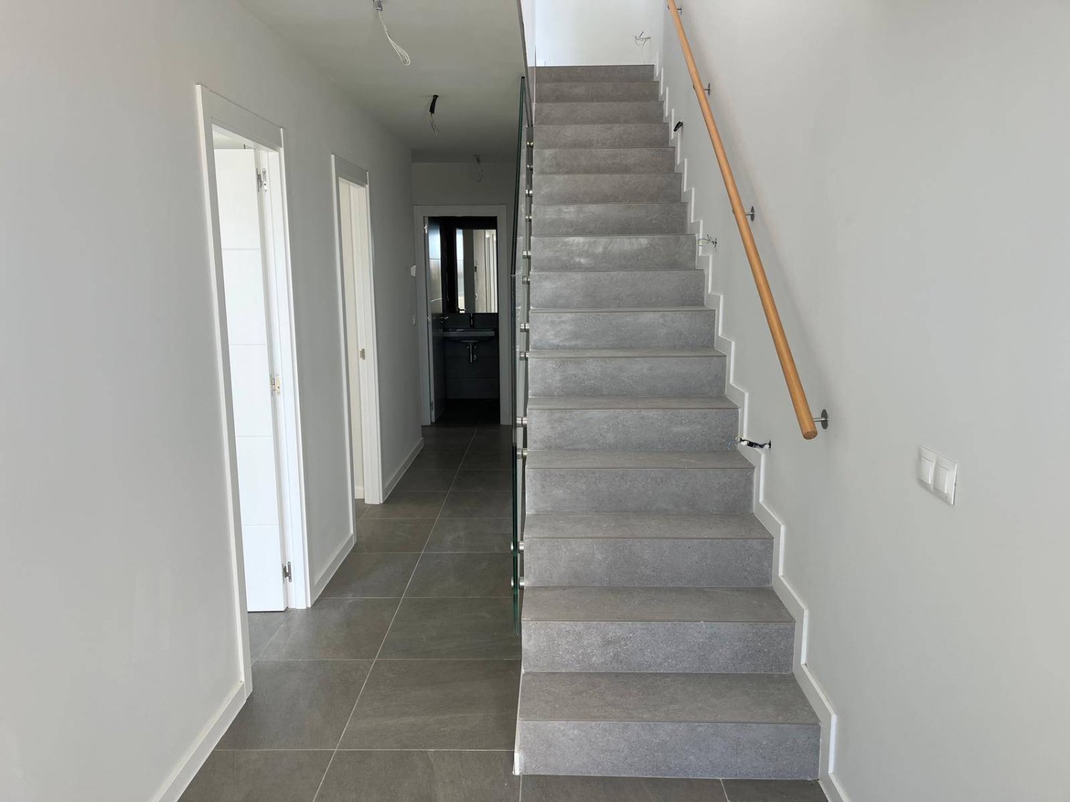 CASA ADOSADA RECIÉN CONSTRUIDA (2025) EN REVIERA DEL SOL