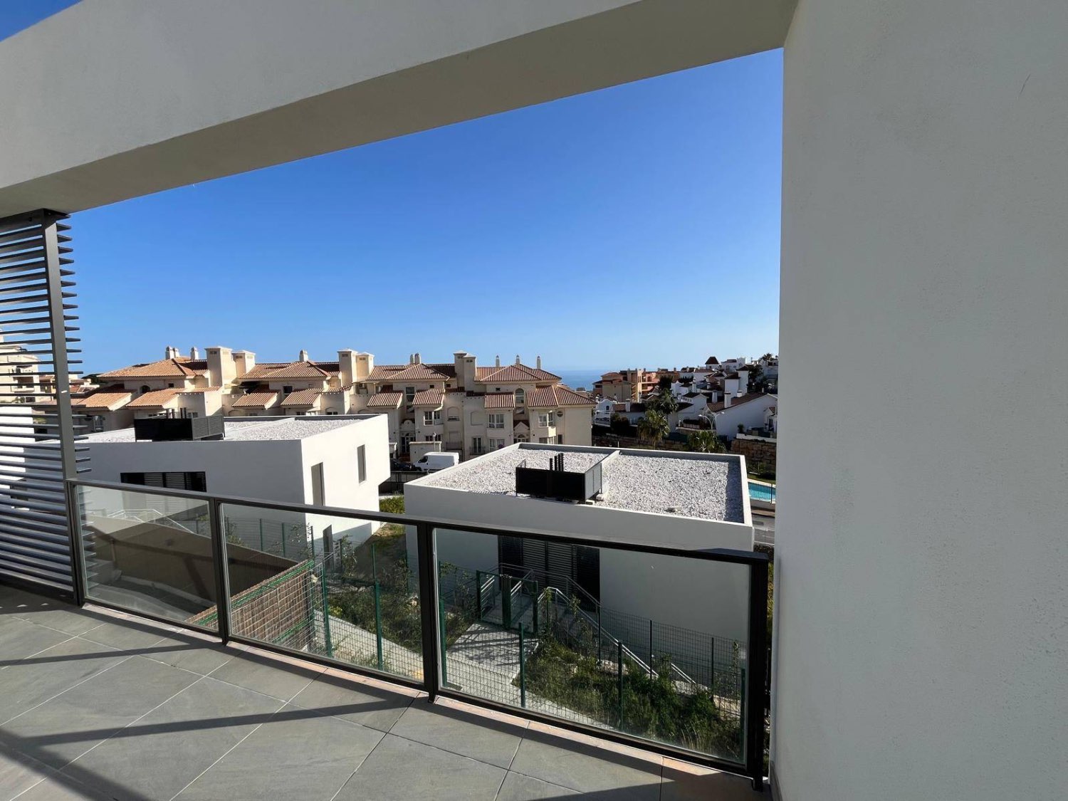 CASA ADOSADA RECIÉN CONSTRUIDA (2025) EN REVIERA DEL SOL