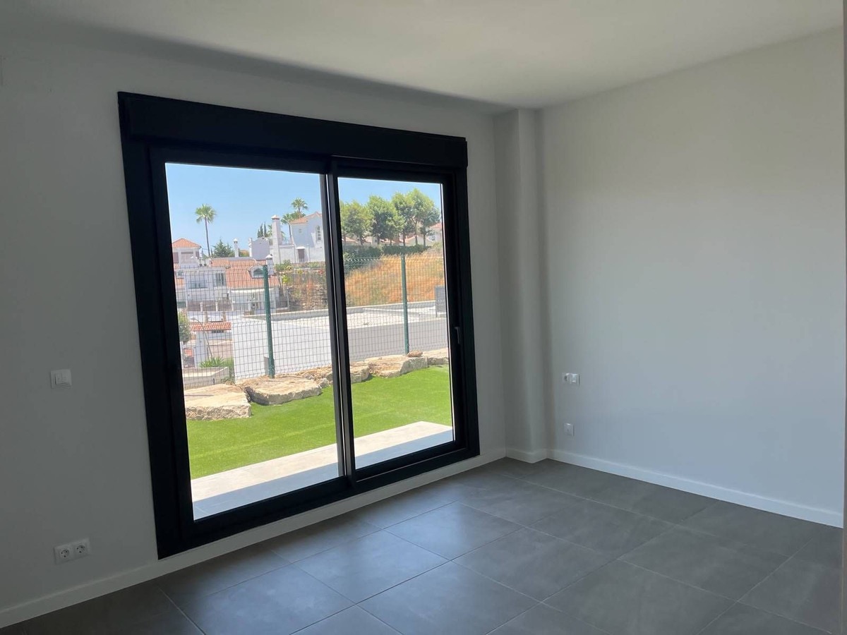 NIEUW GEBOUWD (2025) TWEE-ONDER-EEN-KAP HUIS IN RIVIERA DEL SOL