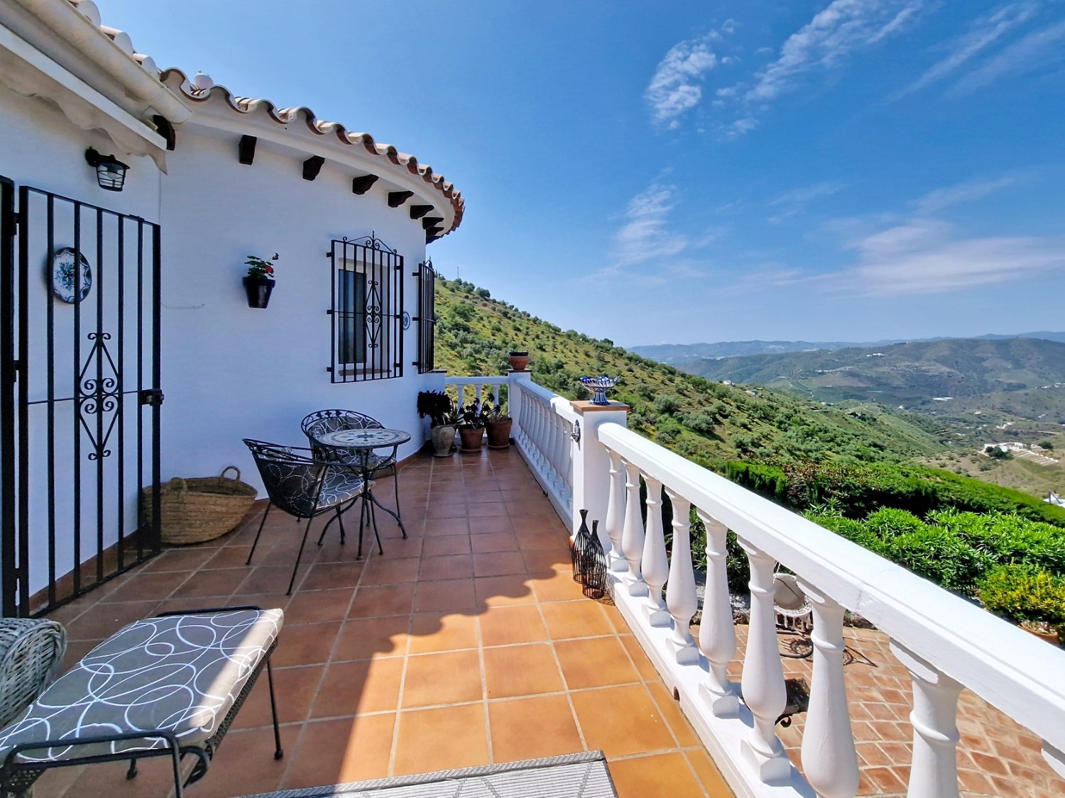 prestige villa for sale in Canillas de Aceituno