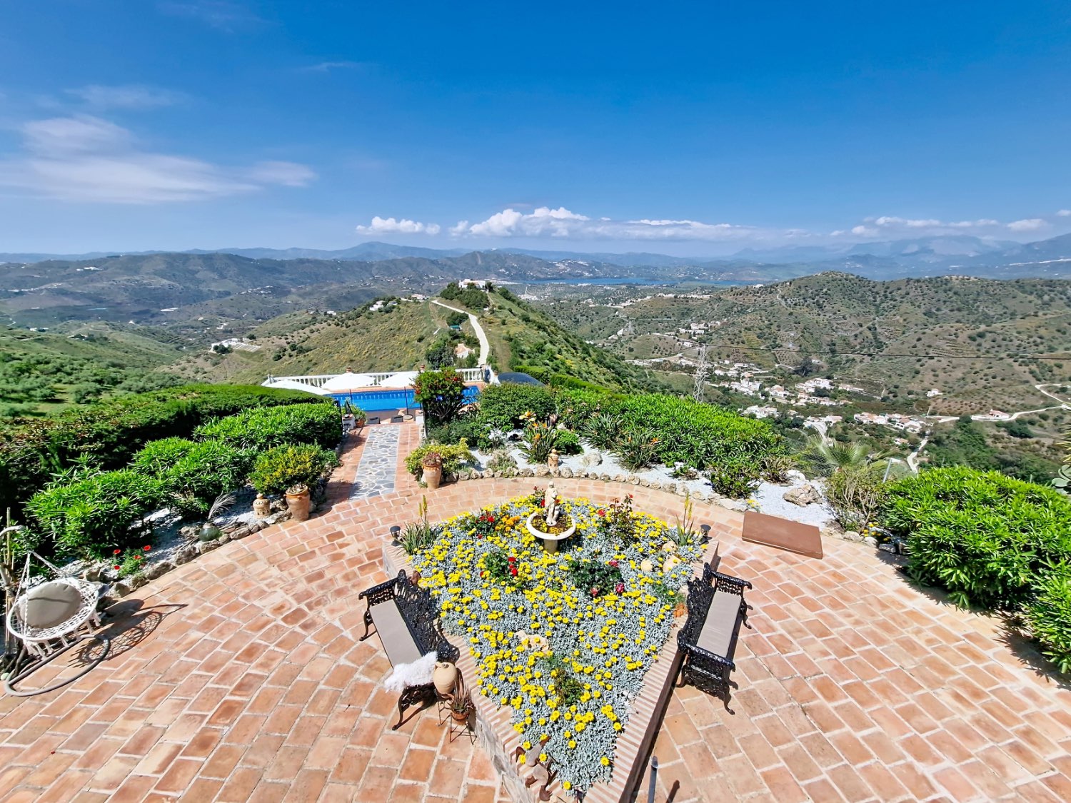 prestige villa for sale in Canillas de Aceituno