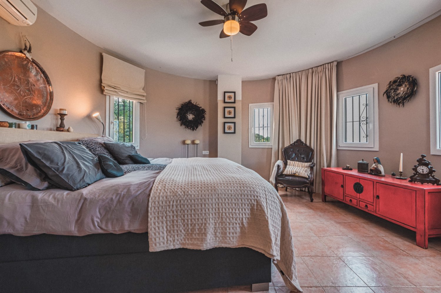 prestige villa for sale in Canillas de Aceituno