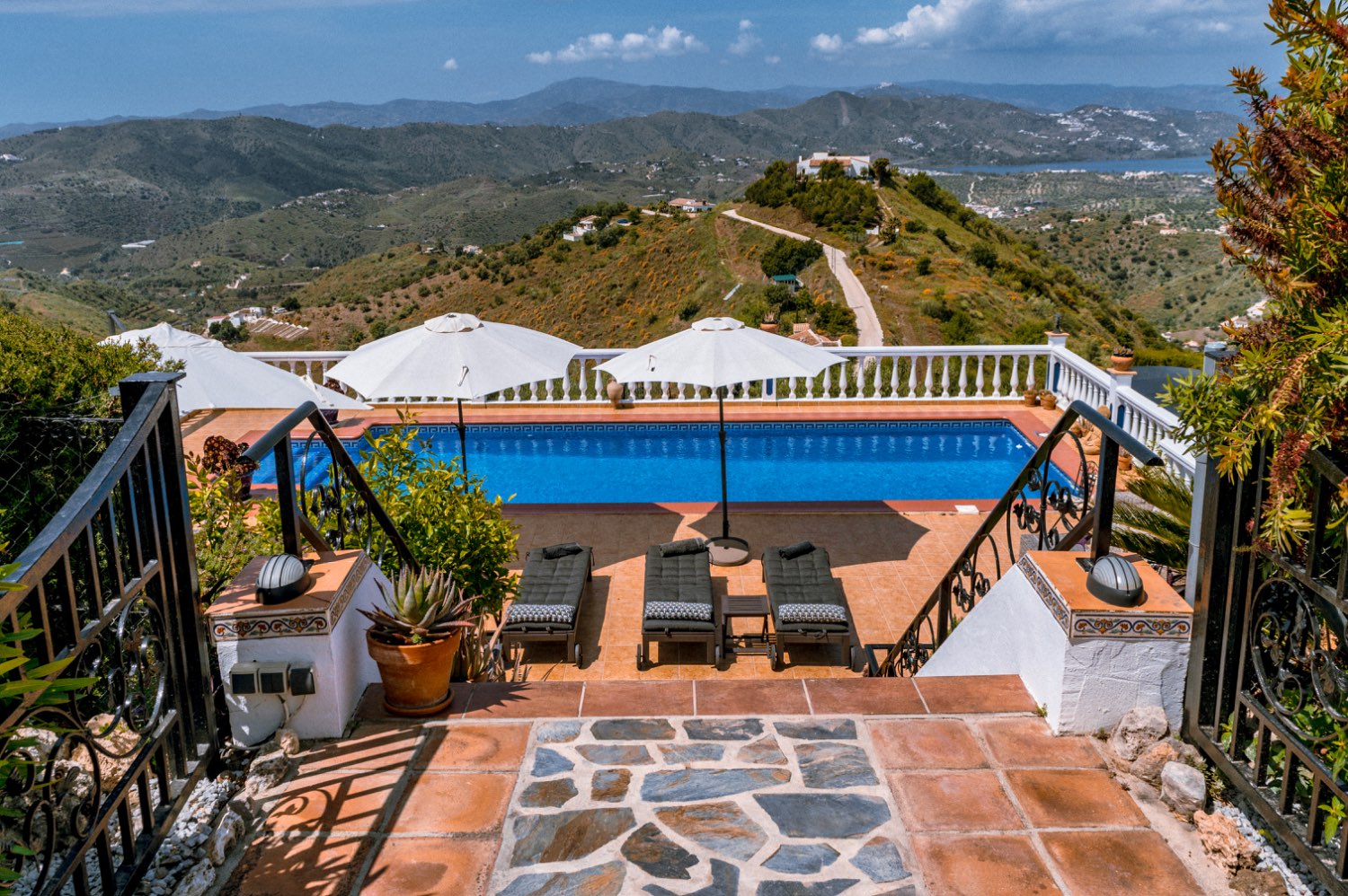 prestige villa for sale in Canillas de Aceituno