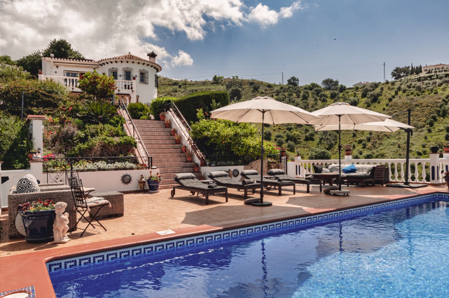 prestige villa for sale in Canillas de Aceituno