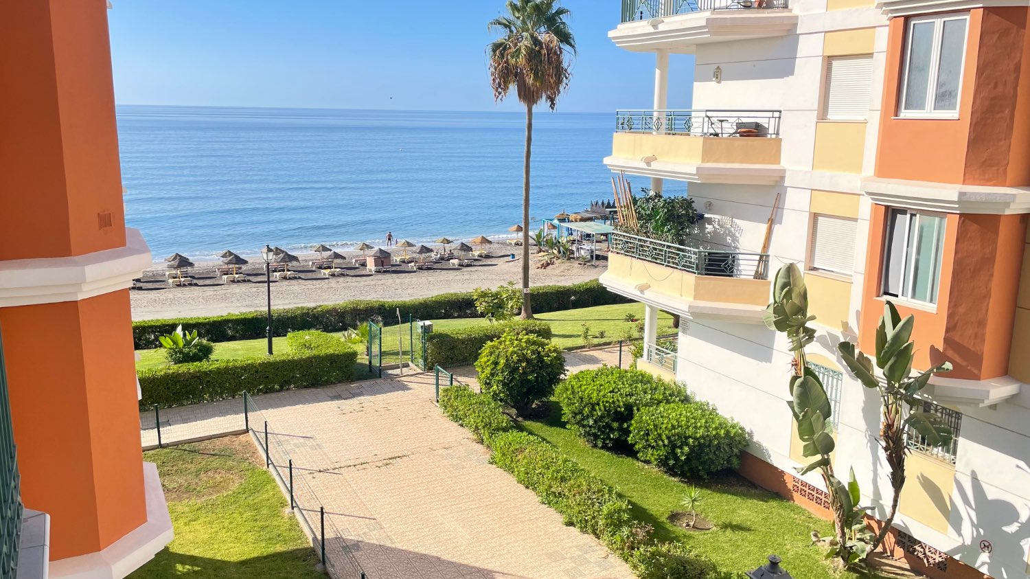Apartamento espacioso y luminoso en primera línea en El Peñoncillo