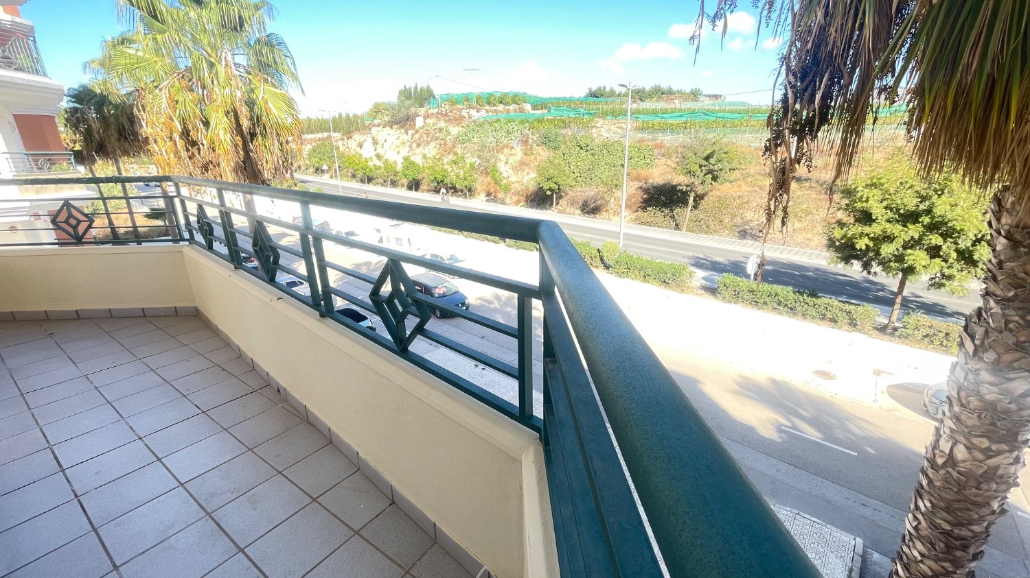 Apartamento espacioso y luminoso en primera línea en El Peñoncillo